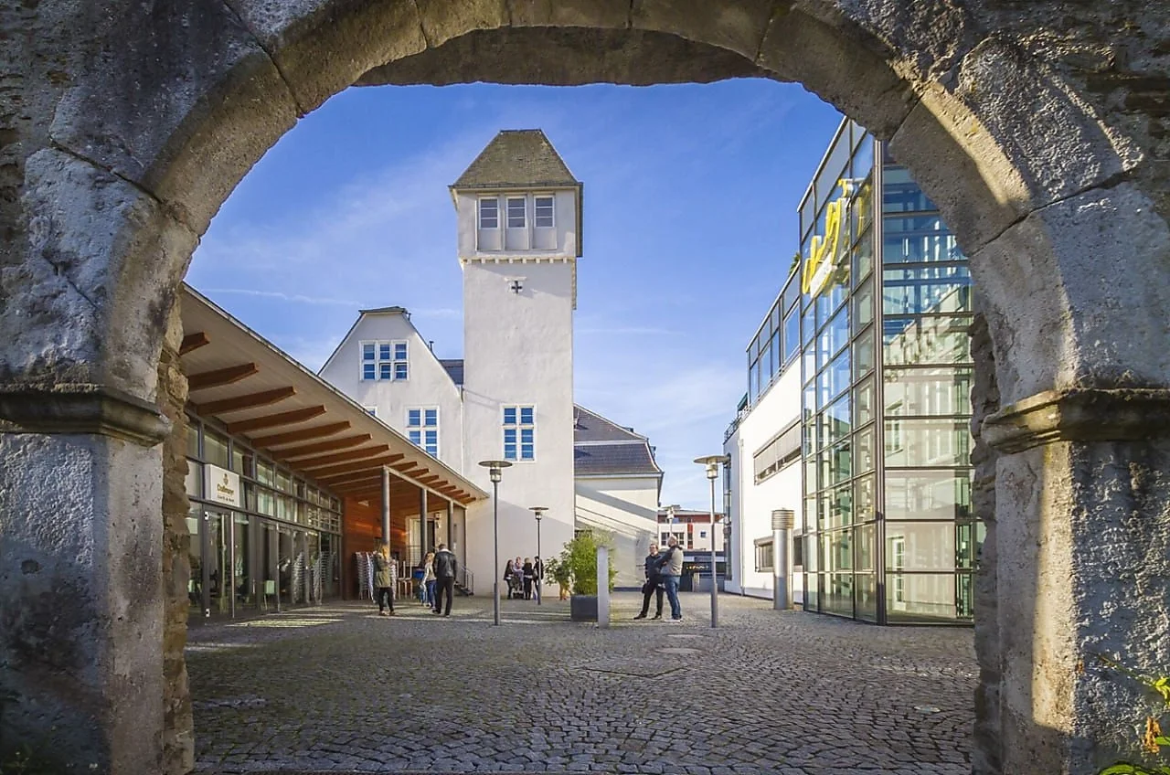 Historischer Torbogen am Eingang Campus Bad Honnef